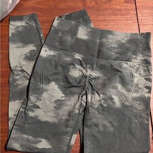 Darc Sport Everson
Seamless Huxley Scrunch